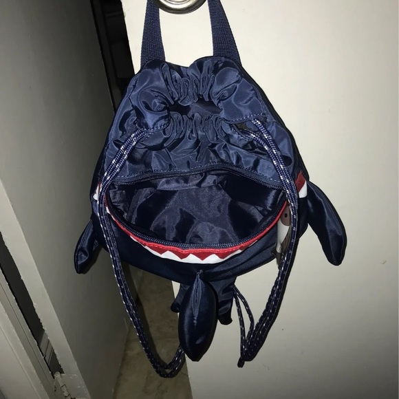 Kids drawstring shark bag - Picture 7 of 8